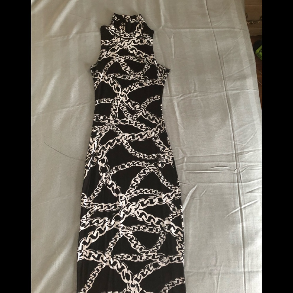 Black and white stretchy dress